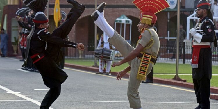 Change of guard India-Pakistan border