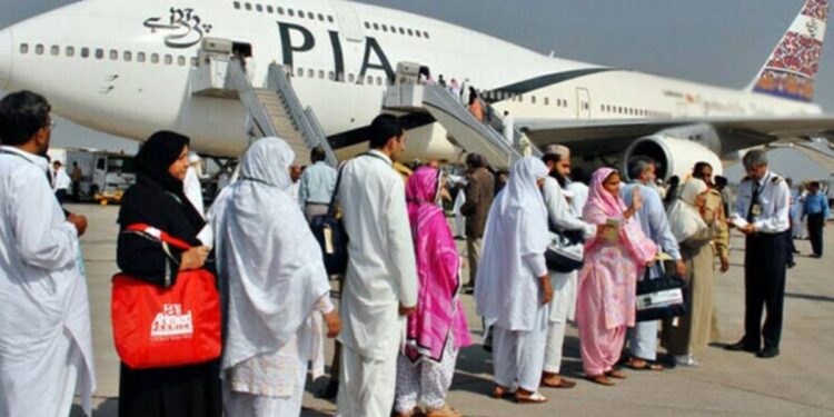 PIA Prices Cut for Umrah flight Tickets 2024