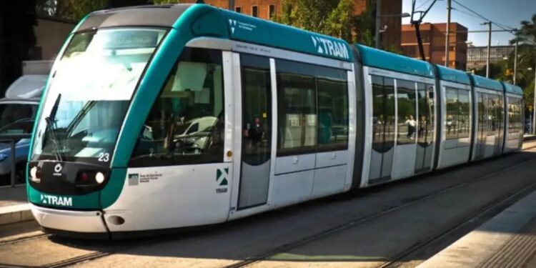 Lahore new tram