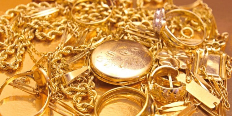 Gold Prices Soar Sharply in Local and Global Markets