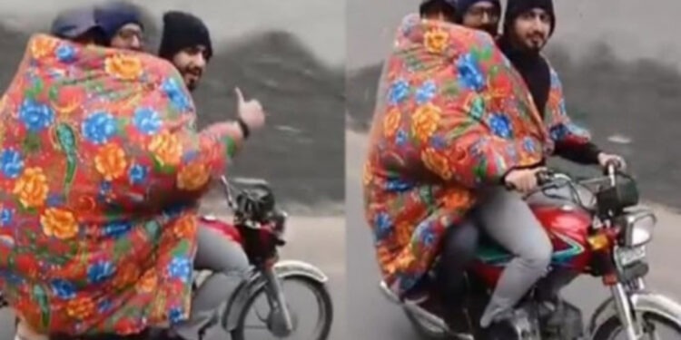 Faisalabad Bikers Go Viral for Tackling the Bitter Cold with Clever ‘Desi Jugaad’